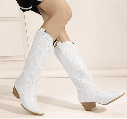 Concert/Gameday White Cowboy Boots under $45 (4.7*)